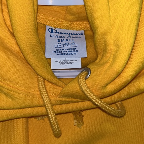 yellow champion cropped hoodie - Picture 3 of 4